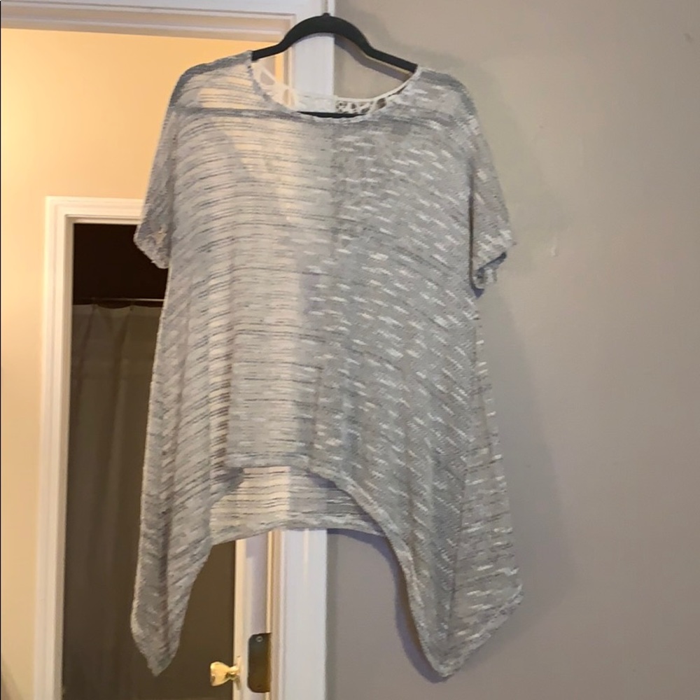 Short sleeve top